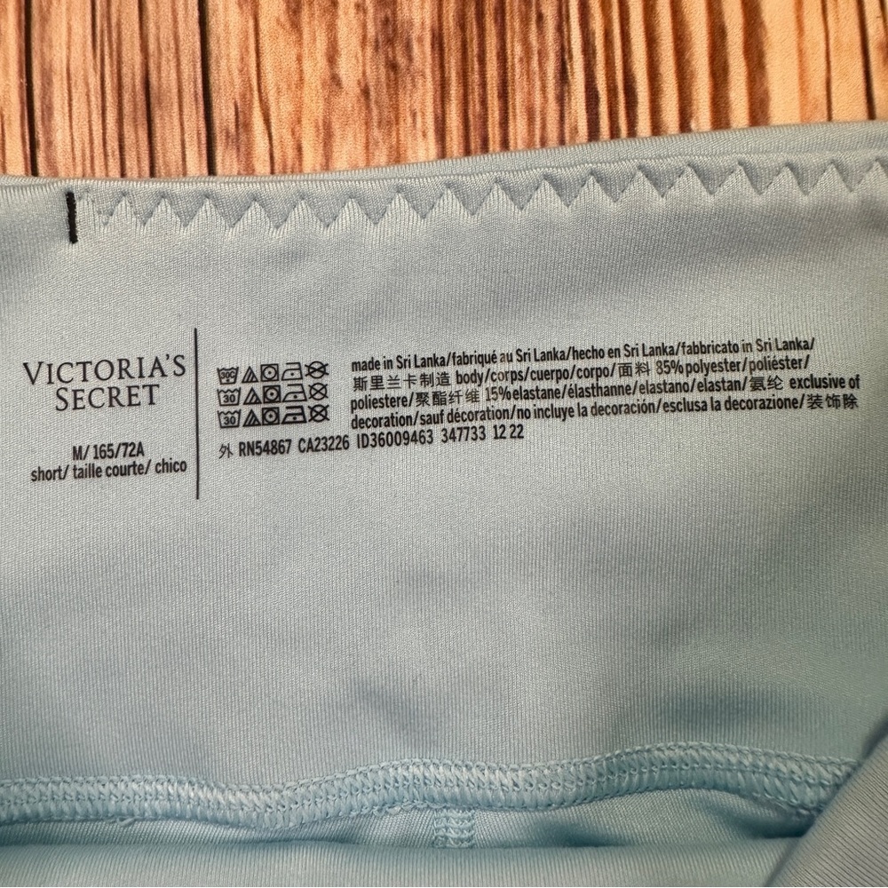 NWT Victoria’s Secret Essential Legging Size Medium - Picture 3 of 15
